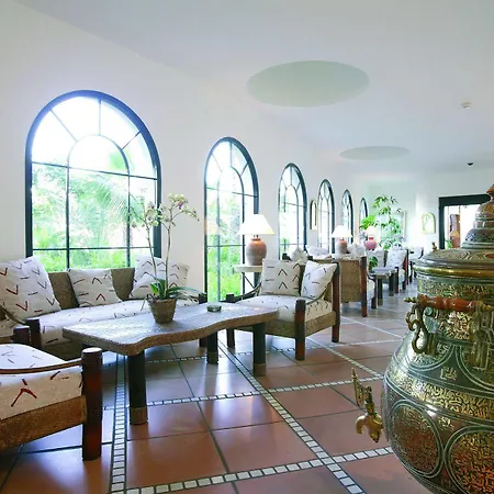 מלון Seaside Sandy 4*