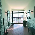 ホテル シーサイド サンディ ビーチ 4*