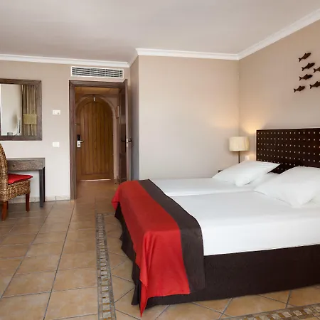 Seaside Sandy Отель 4*