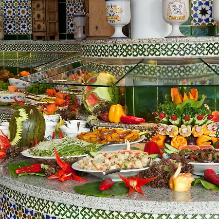 Отель Seaside Sandy 4*