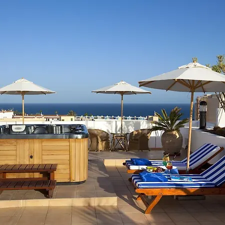 Seaside Sandy Отель